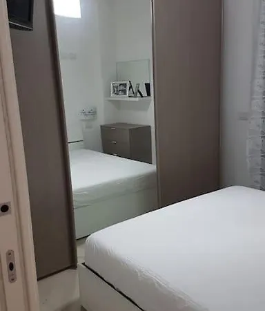 Nyaraló Incantevole Con Uso Piscina E *