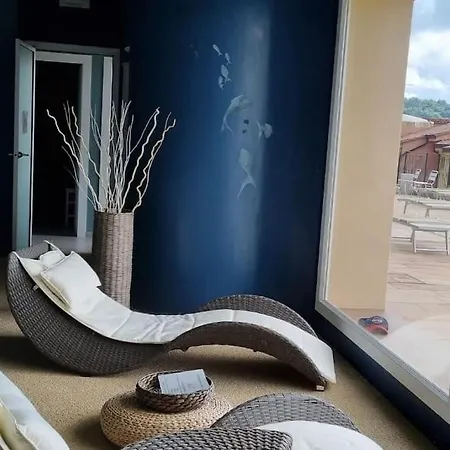 Incantevole Con Uso Piscina E Magliolo