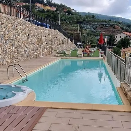 Incantevole Con Uso Piscina E Tatil Evi *