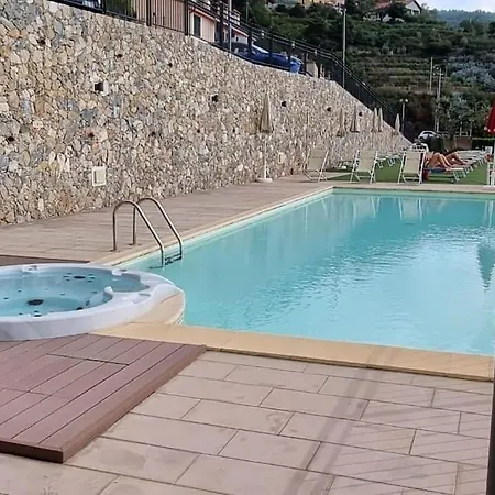 Incantevole Con Uso Piscina E